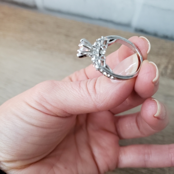 Wedding band raised cubic zirconia silver size 5 - Picture 8 of 8